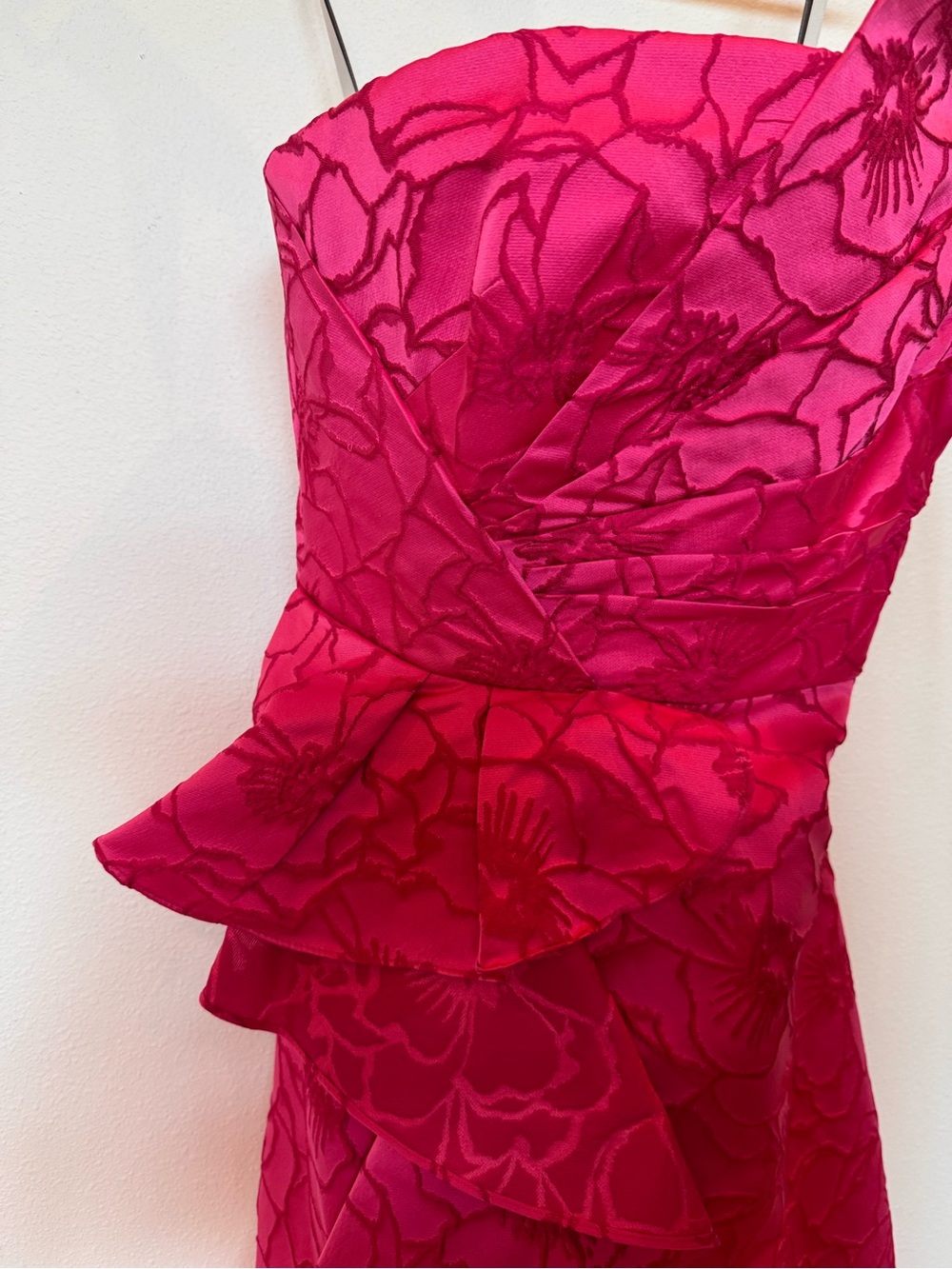 Monique Lhuillier Strapless Hot Pink Floral Jacquard Gown - Picture 3 of 8